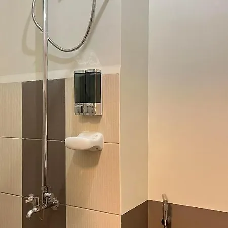 Taguig Budget Airbnb With Amenities Near Bgc And Airport Manila Exterior photo