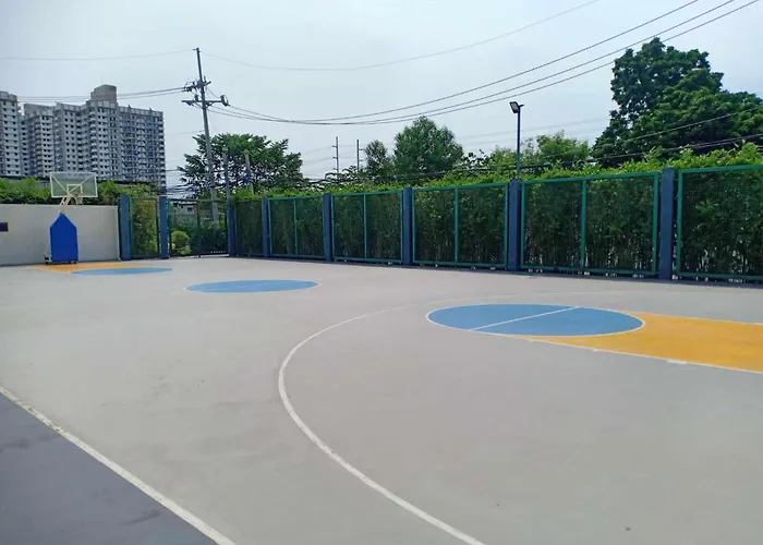 Taguig Budget Airbnb With Amenities Near Bgc And Airport