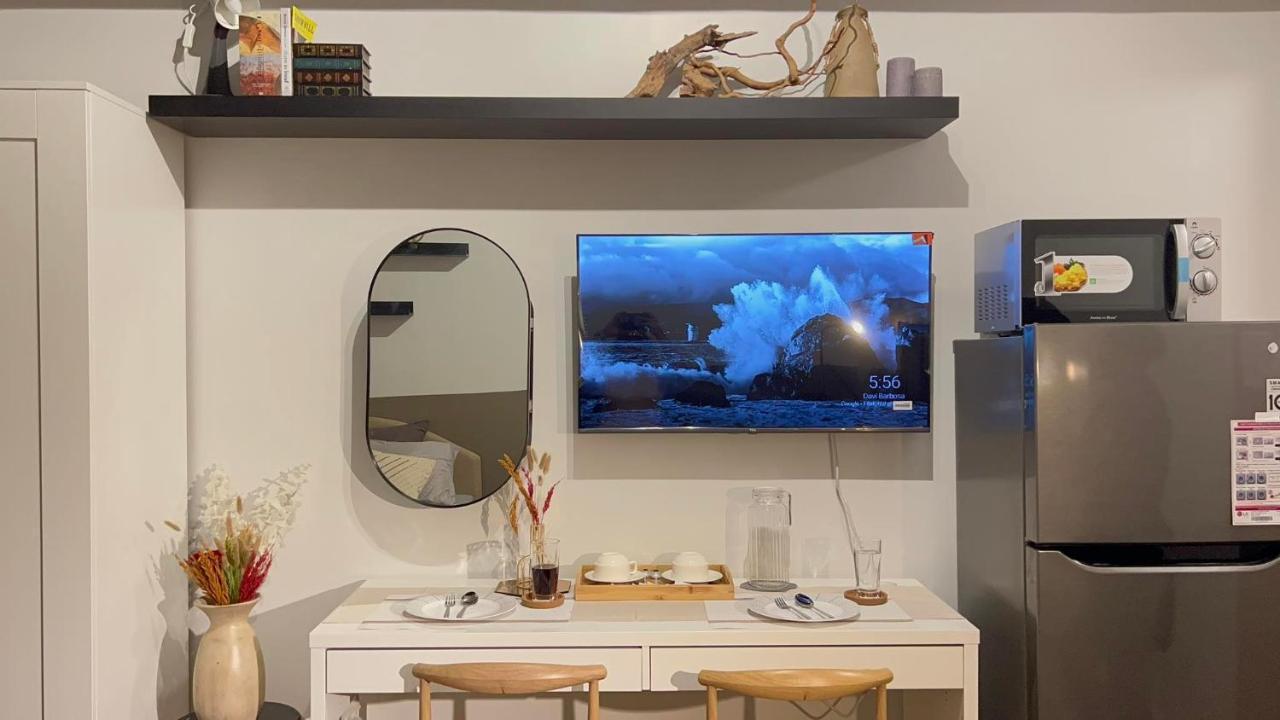 Taguig Budget Airbnb With Amenities Near Bgc And Airport Apartment *
